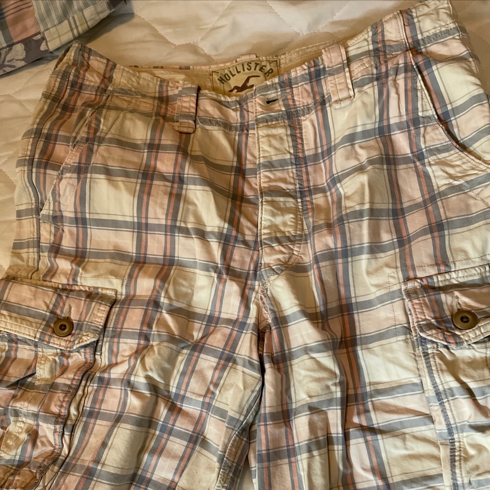 Hollister plaid cargo shorts 32